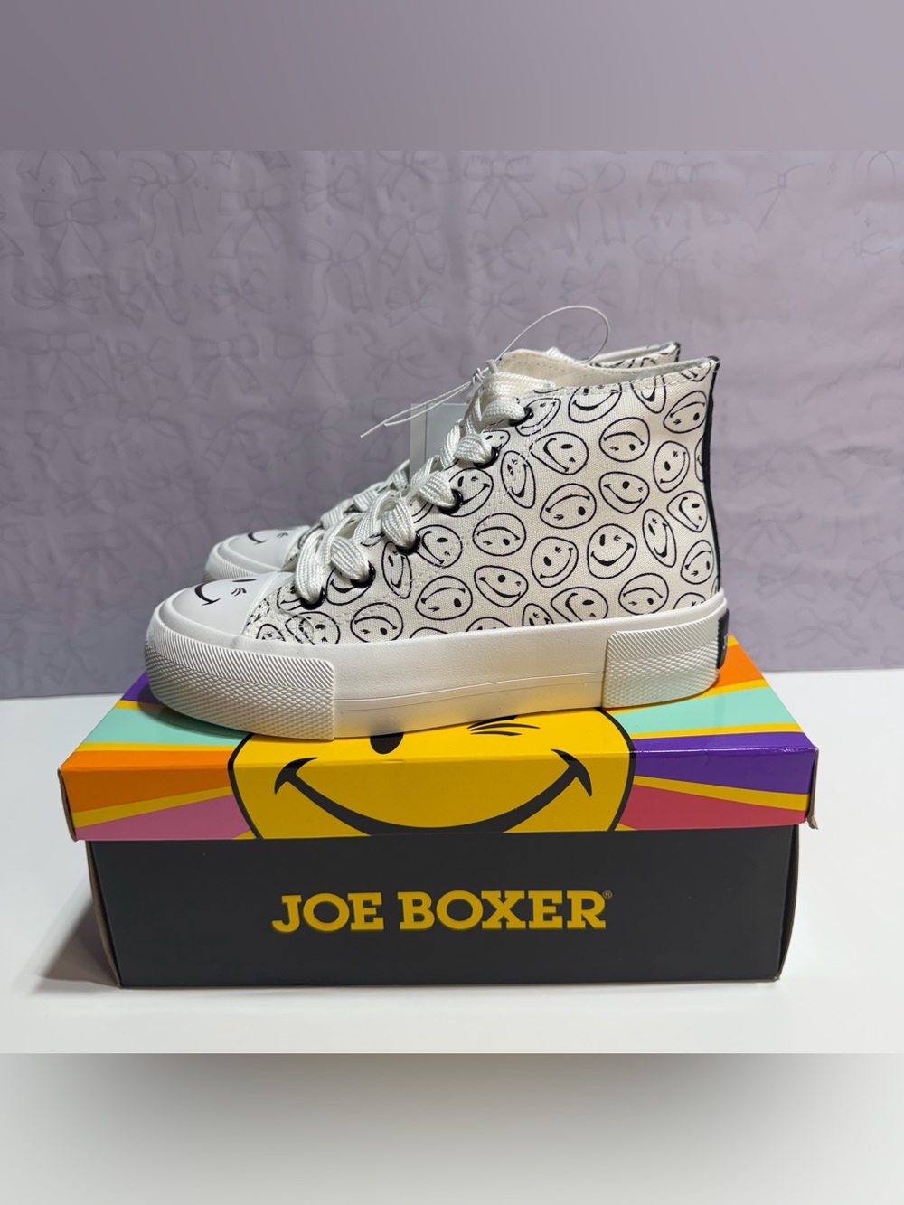 Joe Boxer Kids Smiley Face Pattern High Top Lace Up Sneakers White Size 1, NWB